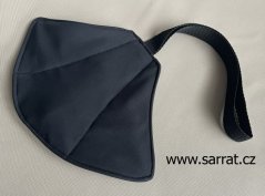 Sofshellová pískací hračka Mantha black