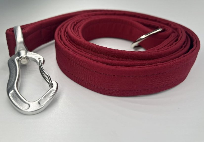 Klasické softshellové vodítko CITY red - Šířka vodítka: 1,5 cm, Délka vodítka: 150 cm, Karabina: malá stříbrná kovová